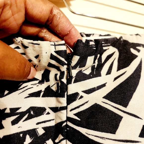 Ann Taylor Loft | Women's Navy & Off White Abstract Print Jumpsuit (Size 6) - Picture 13 of 15